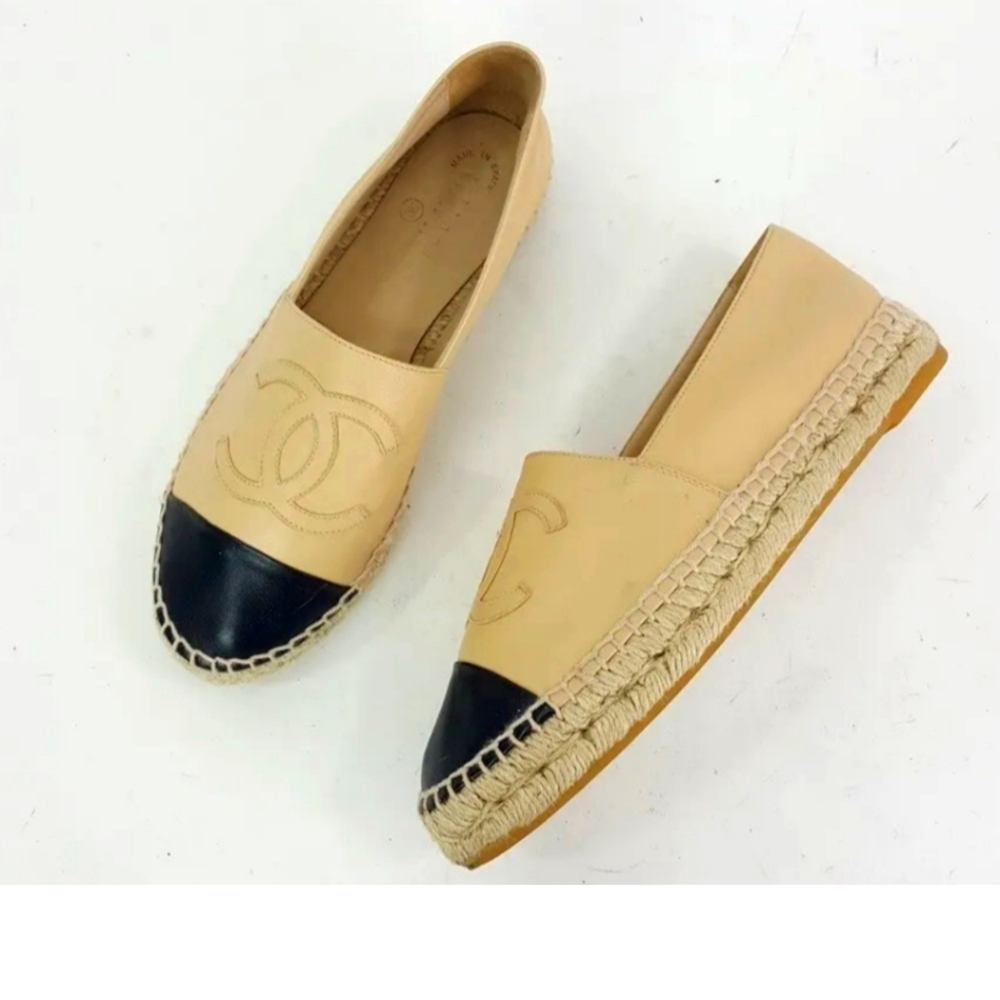 Chanel Beige Leather CC Slip On Flat Espadrilles Shoes Size 37